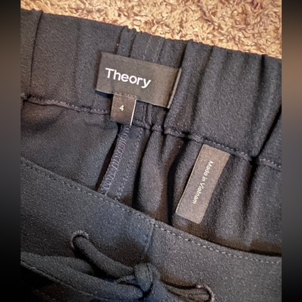 Theory | Women's Drawcord Short Rosina Crepe in Navy Blue Size 4 - Picture 5 of 8
